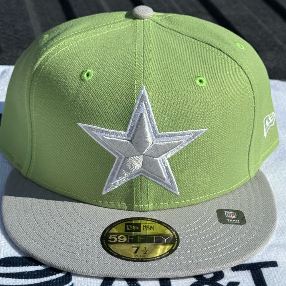 NWT RARE New Era 59Fifty Dallas Cowboys Lime & Gray Fitted Cap w/$41.99 tags